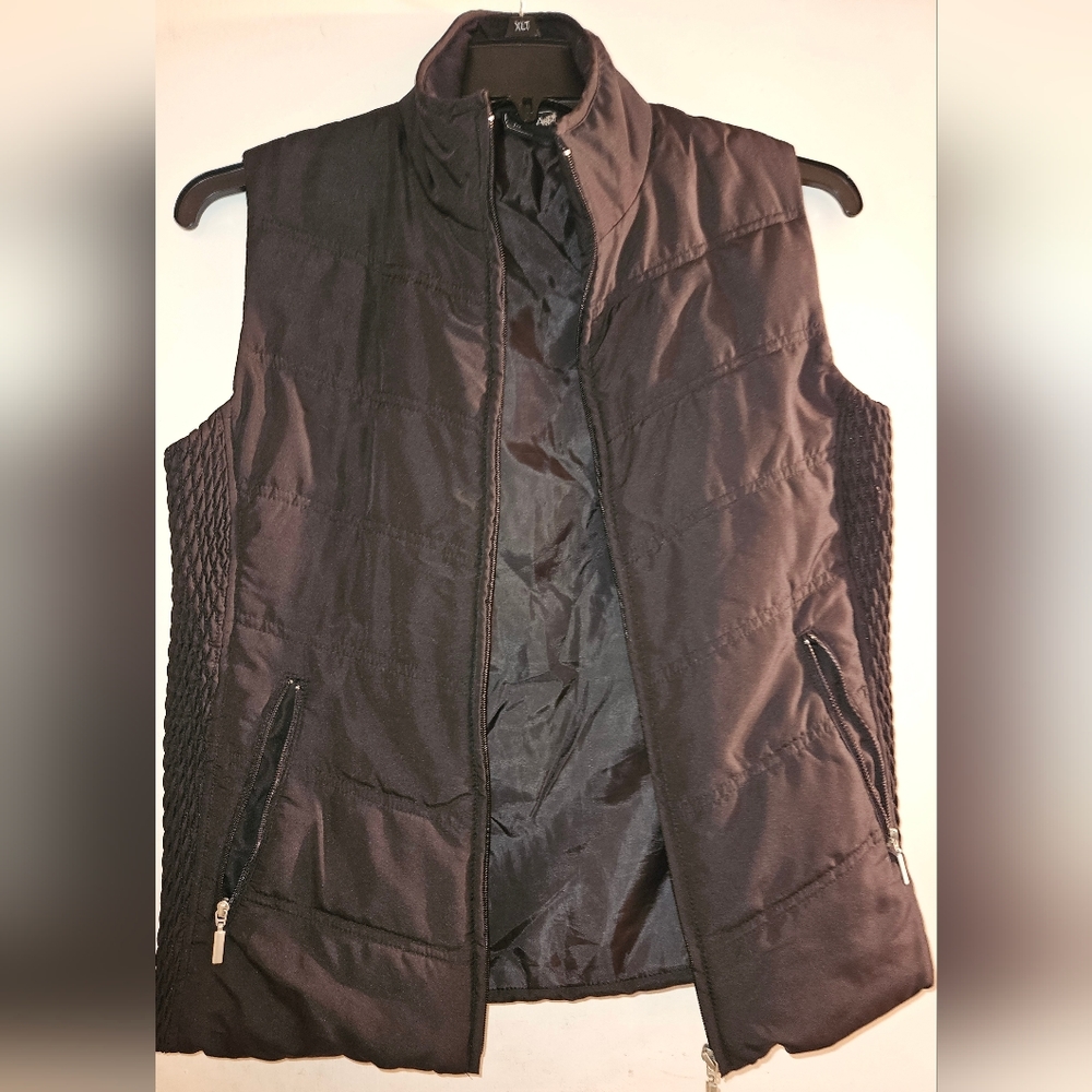 Vest - Picture 2 of 5